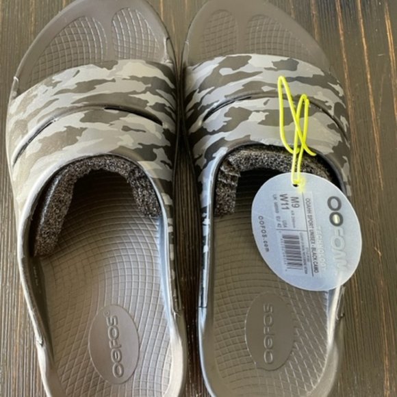 NWT OOaah Sport Unisex Sandals - Picture 1 of 3